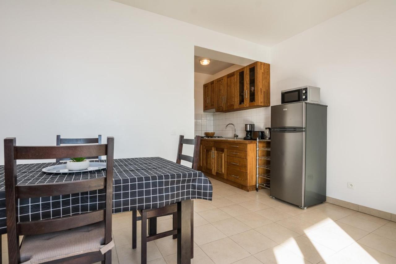 Apartments Silverstar Vir Exterior photo